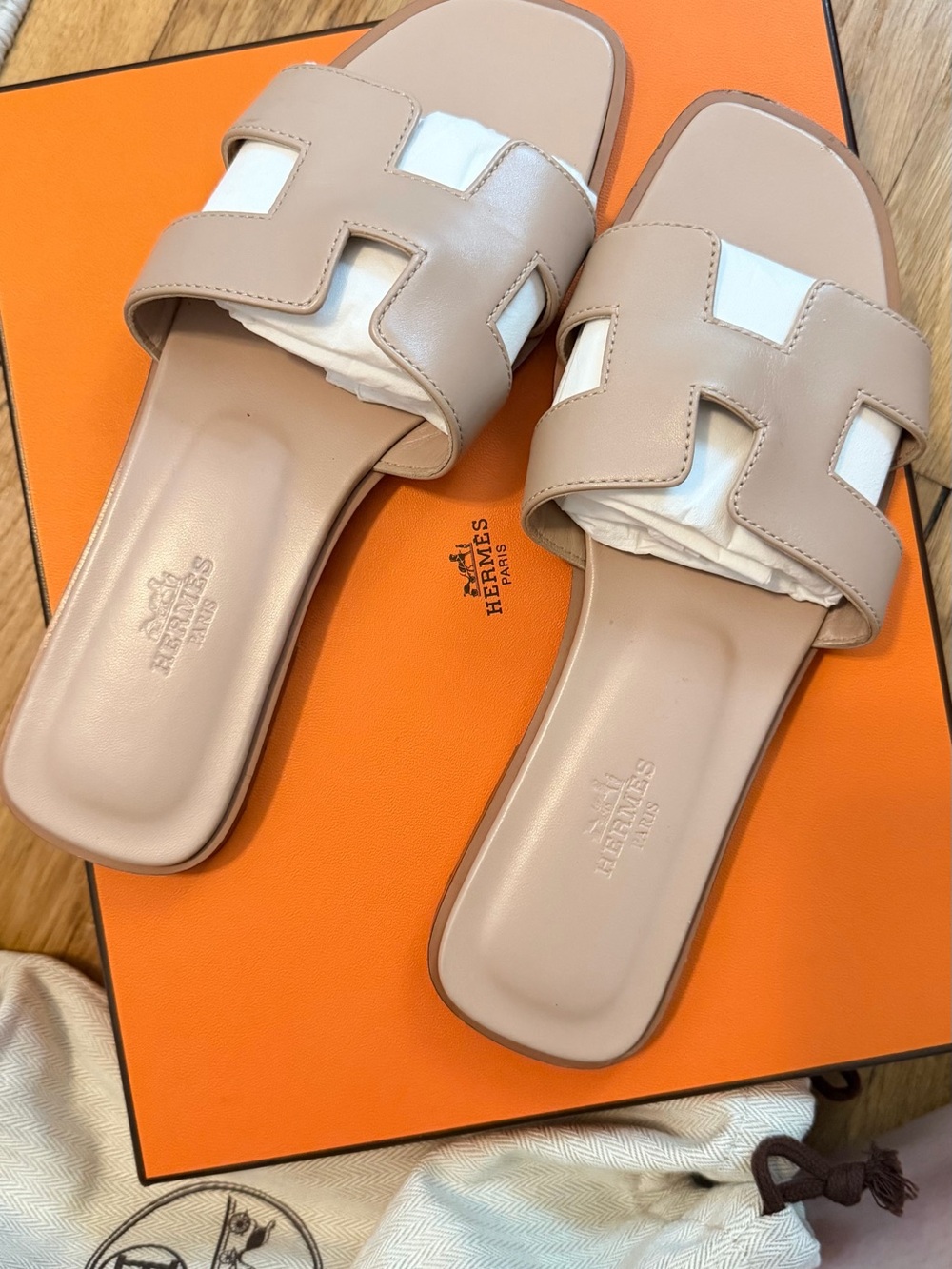 Hermes Beige/Tan Oran Leather Slide Sandals - Picture 2 of 10
